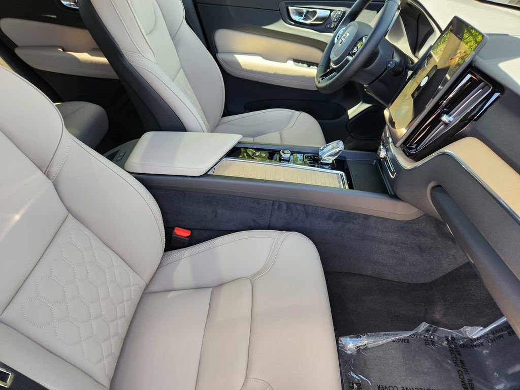 New 2026 Volvo XC60 T8 Plus w/ Protection Package Premier AWD/4WD image 5