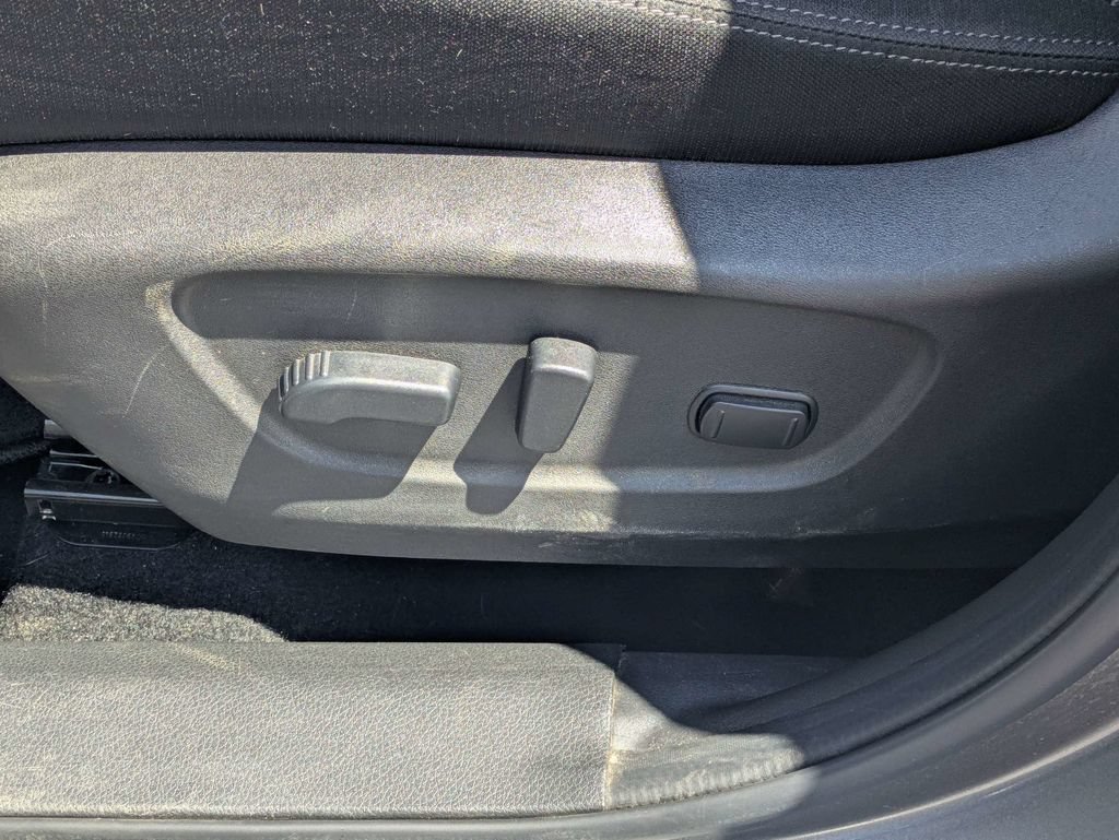 Used 2020 Nissan Rogue Sport SV FWD image 20