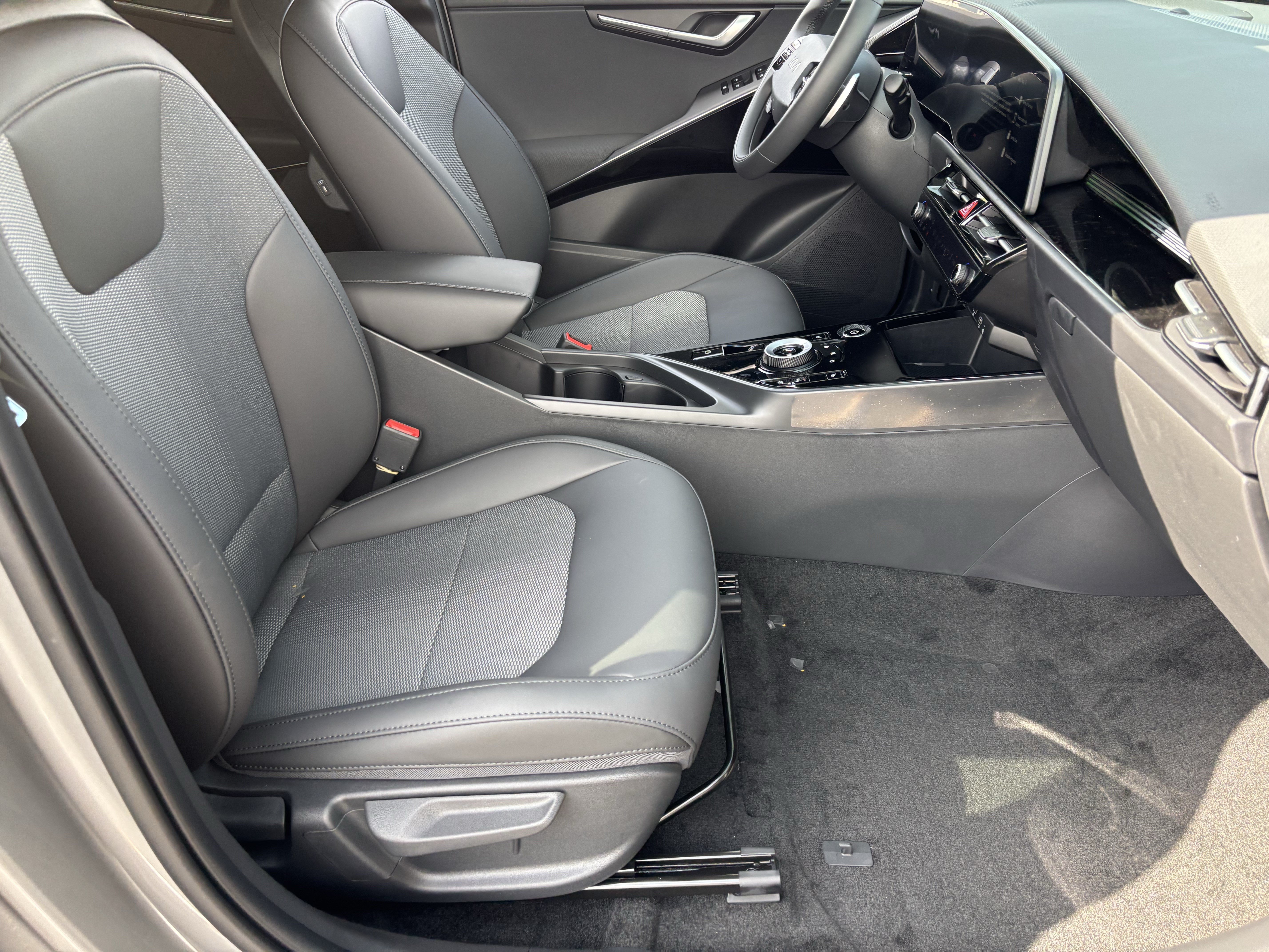 New 2026 Kia Niro Wind FWD image 9