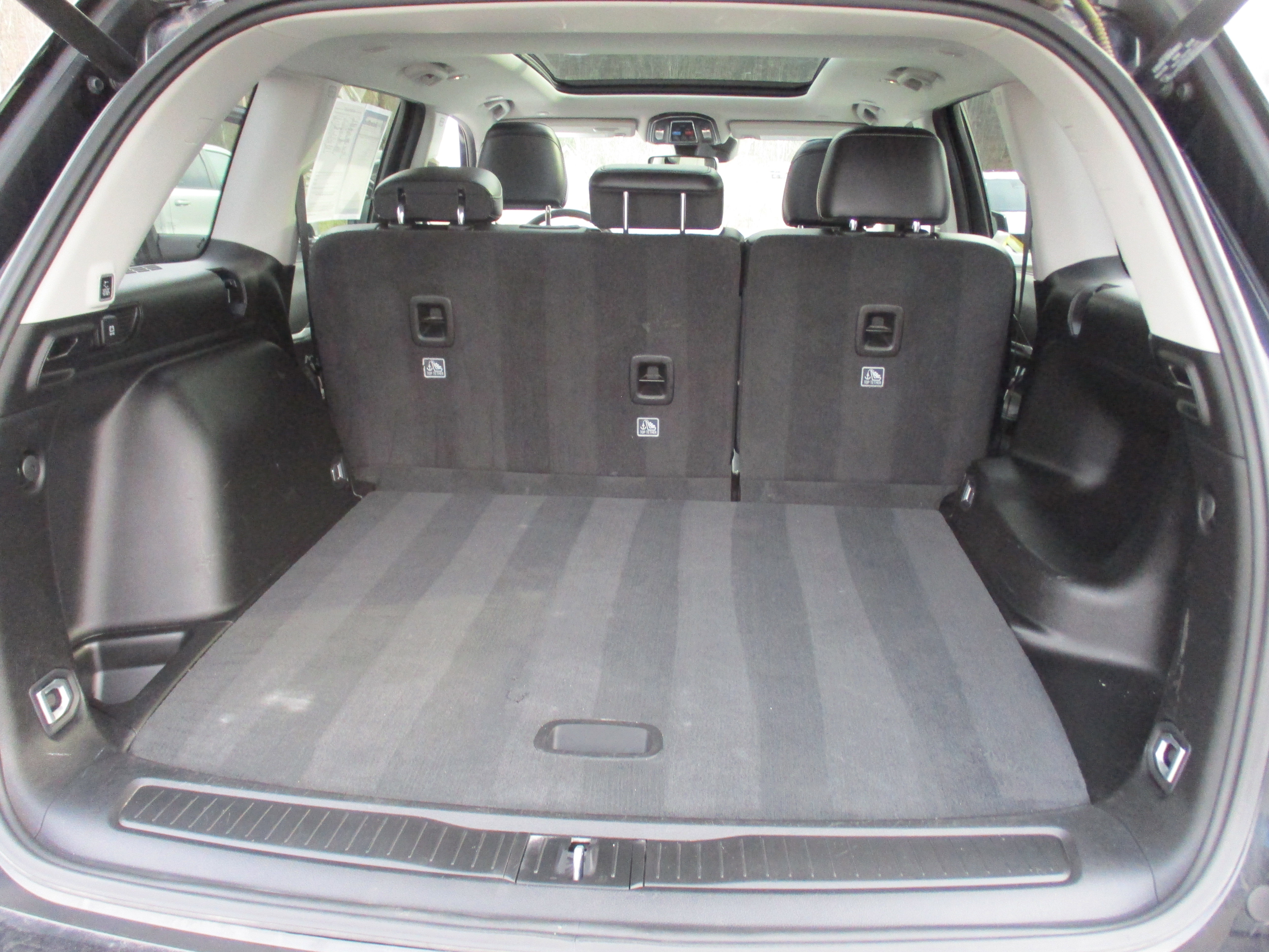 Certified 2023 Jeep Grand Cherokee Limited w/ Black Appearance Package AWD/4WD image 14