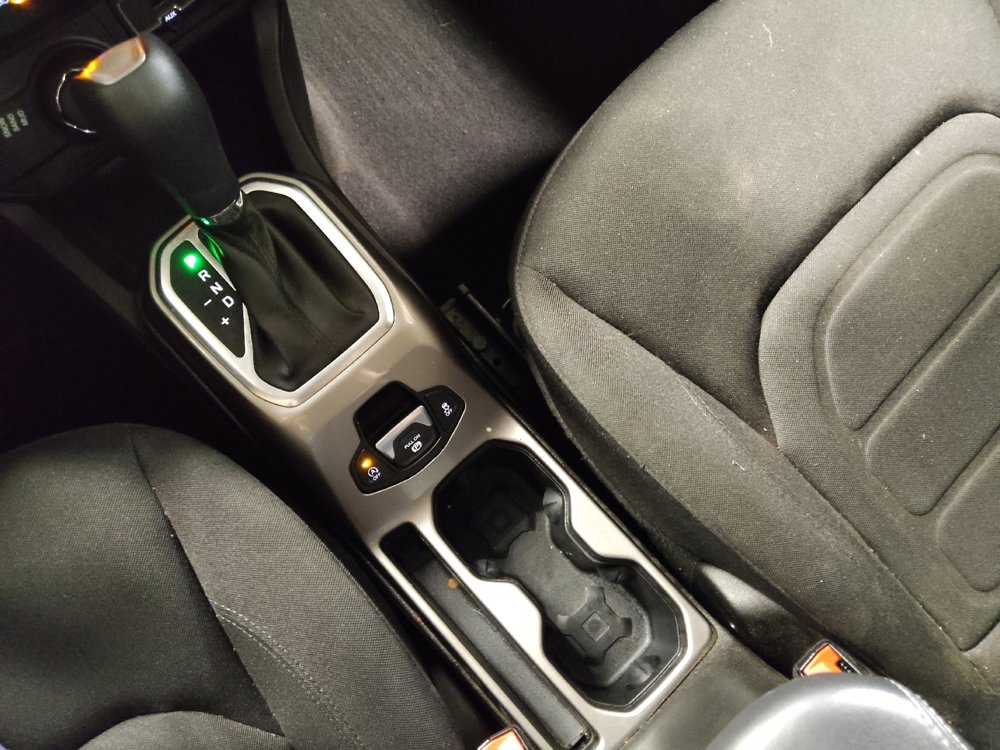 Used 2022 Jeep Renegade Latitude AWD/4WD image 26