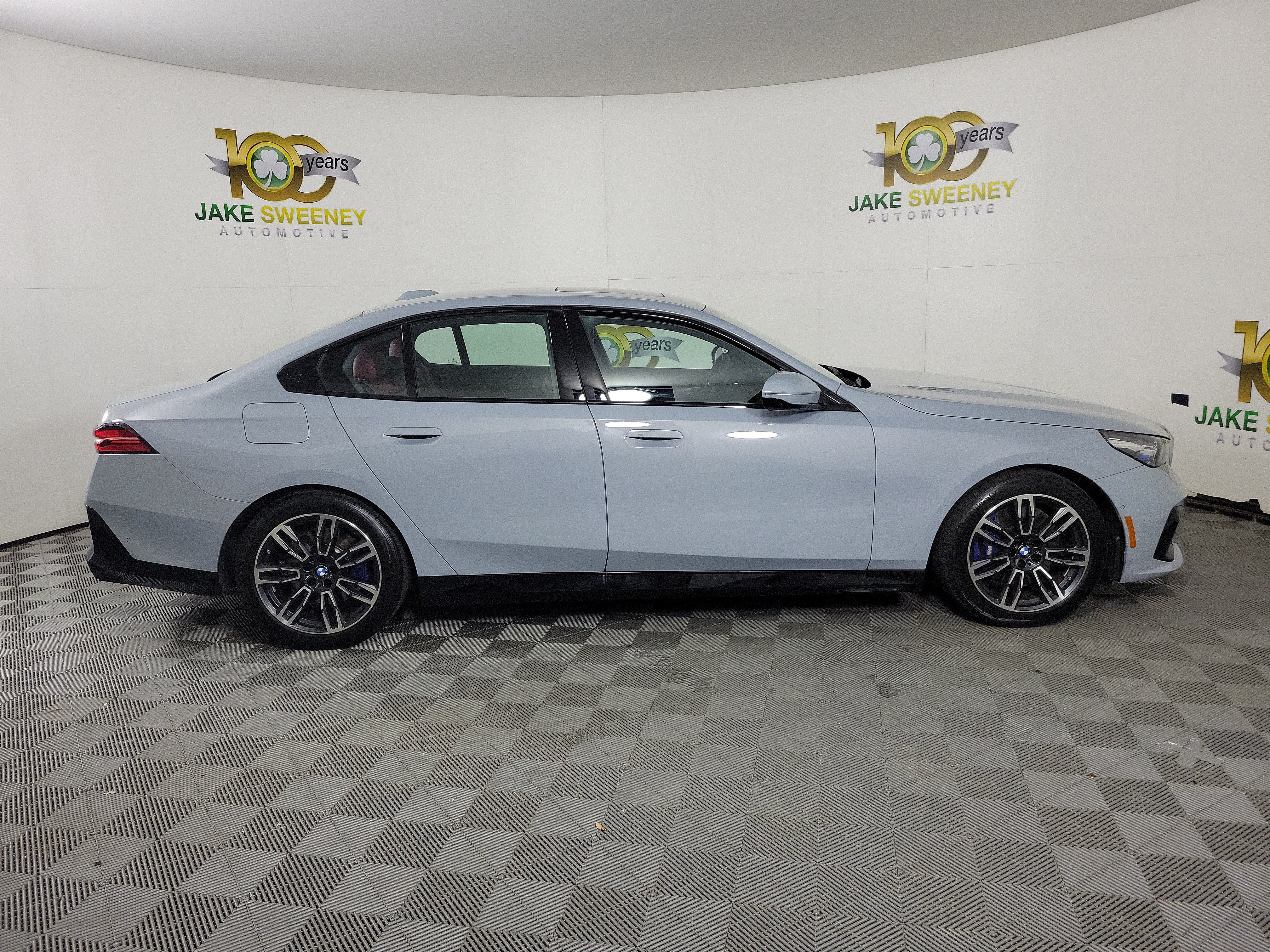 Used 2026 BMW 540i xDrive w/ M Sport Package AWD/4WD image 8