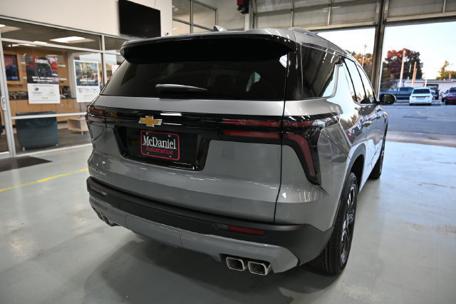 New 2027 Chevrolet Traverse LT w/ LPO, Floor Liner Package FWD image 5
