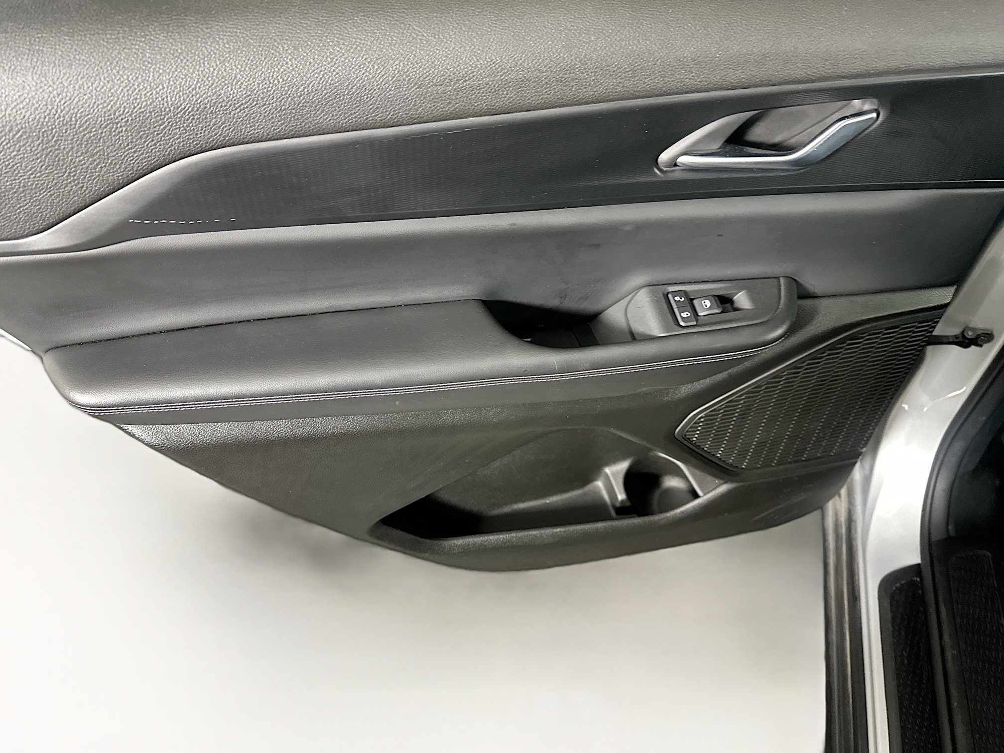 Used 2024 Jeep Grand Cherokee L Altitude image 25