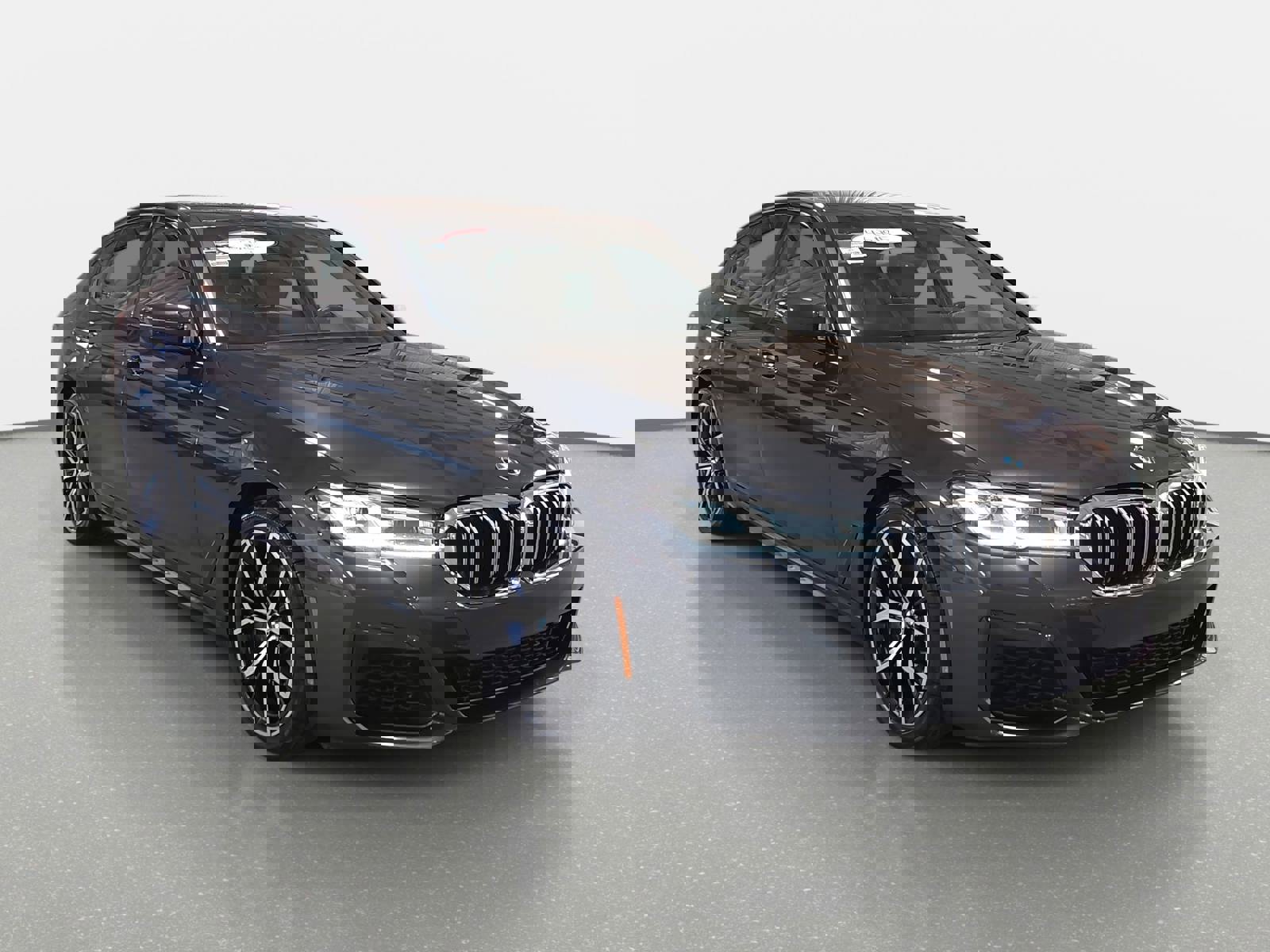 Used 2023 BMW 540i xDrive w/ M Sport Package image 3