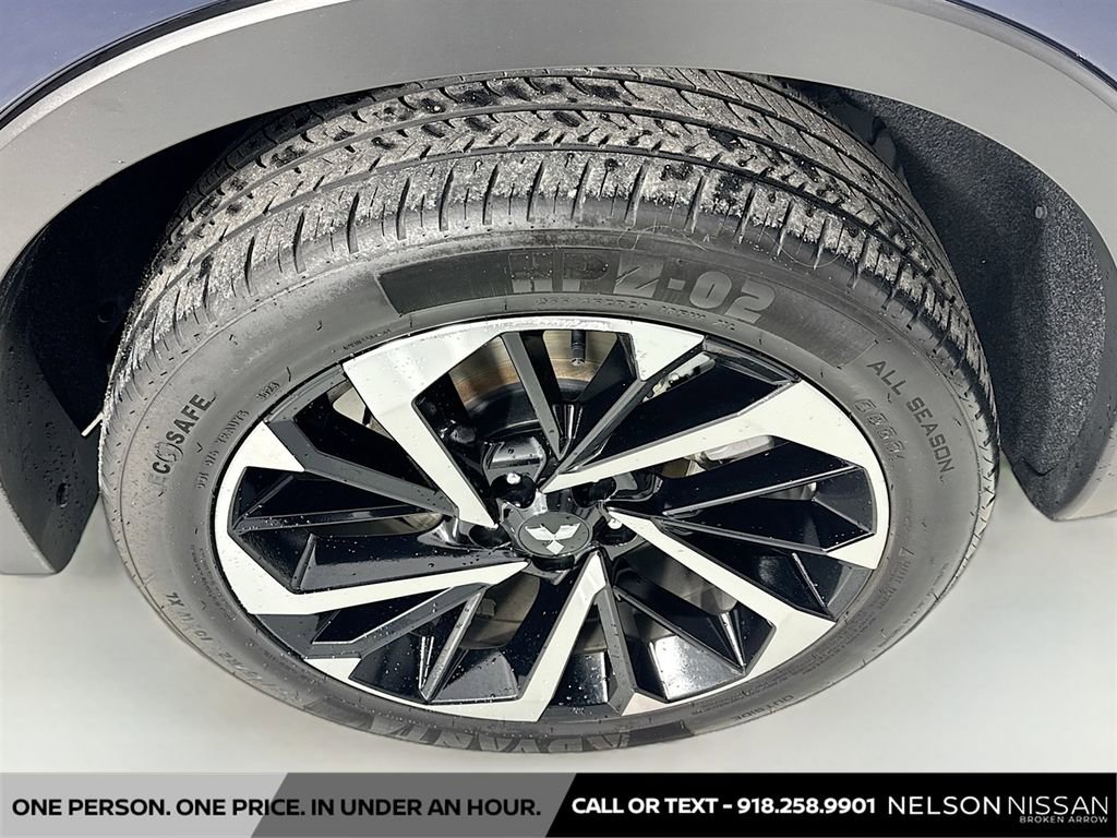 Used 2023 Mitsubishi Outlander SE Black Edition image 32