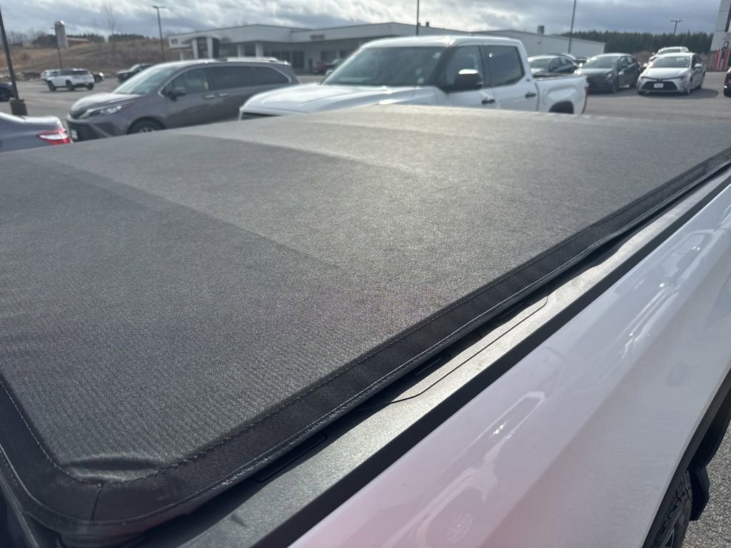 Used 2023 GMC Sierra 1500 AT4 w/ Technology Package image 17