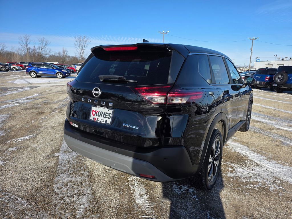 Used 2023 Nissan Rogue SV image 12