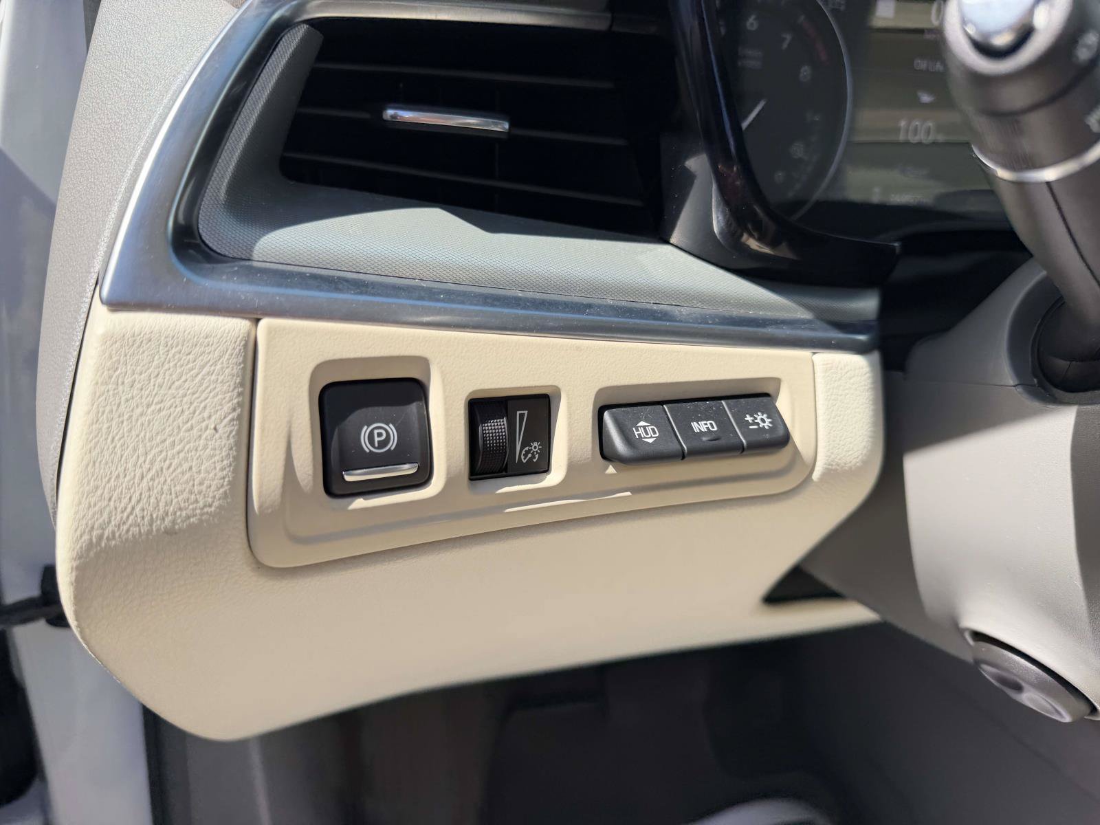 Certified 2023 Cadillac XT5 Premium Luxury w/ Technology Package AWD/4WD image 19
