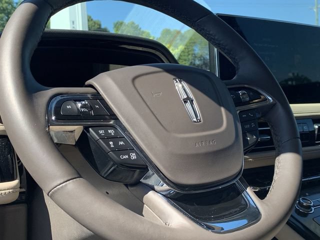 Used 2022 Lincoln Nautilus Reserve w/ Equipment Group 201A FWD image 19