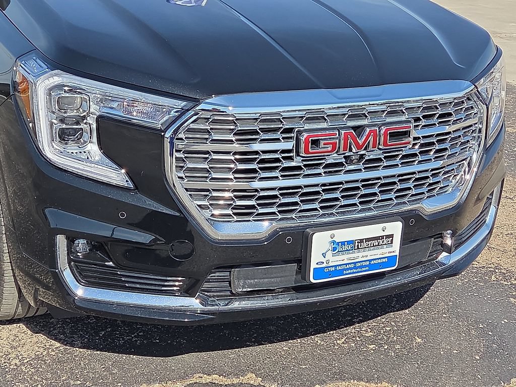 Used 2023 GMC Terrain Denali w/ Black Diamond Edition AWD/4WD image 9
