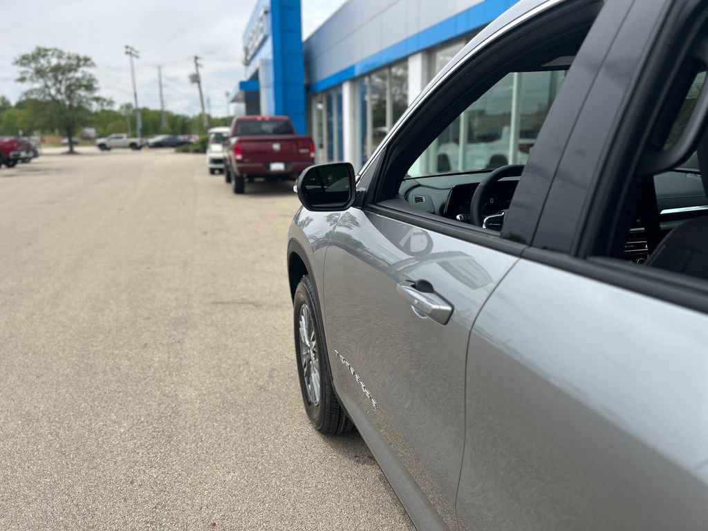 New 2026 Chevrolet Traverse LT FWD image 30