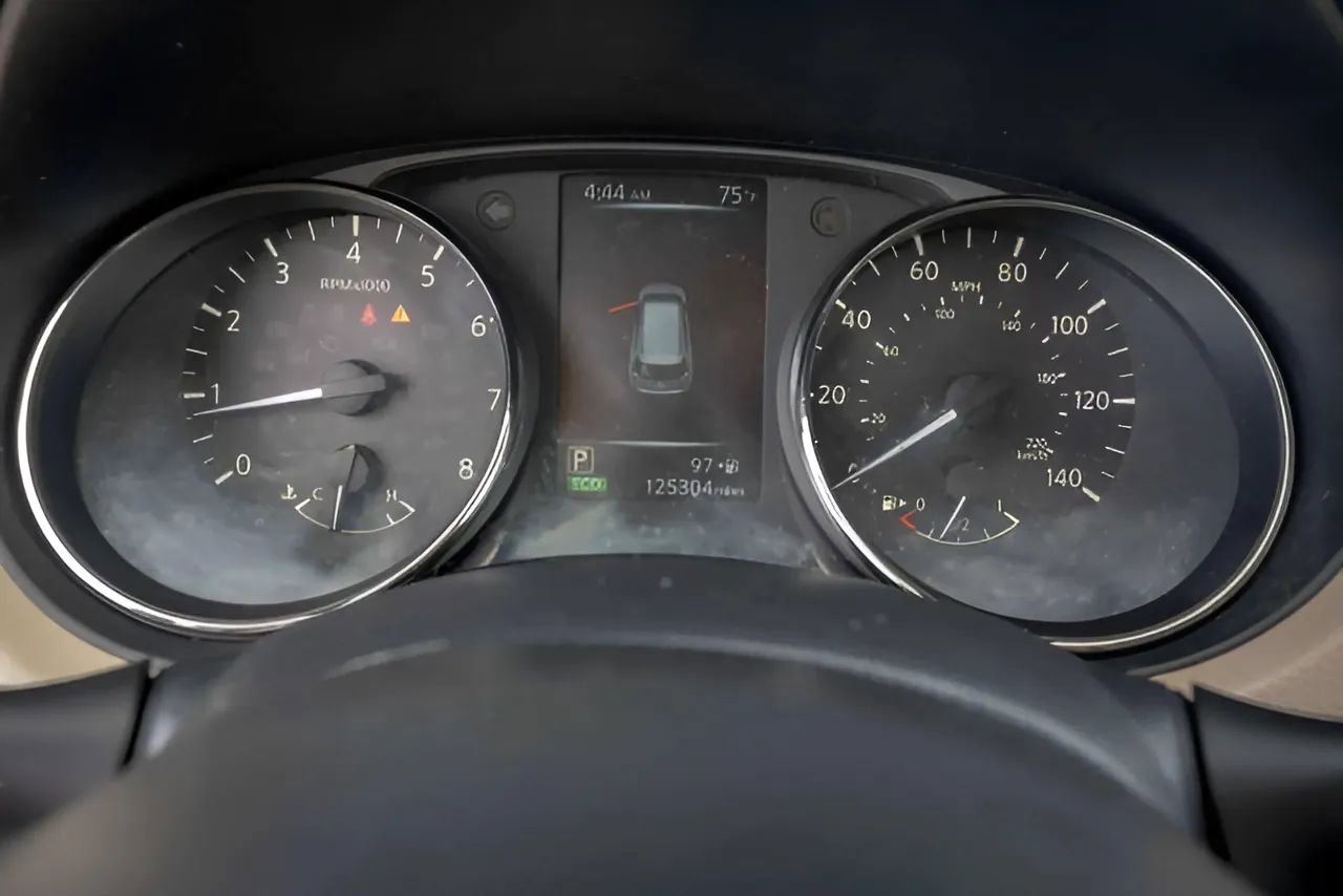 Used 2017 Nissan Rogue S image 19