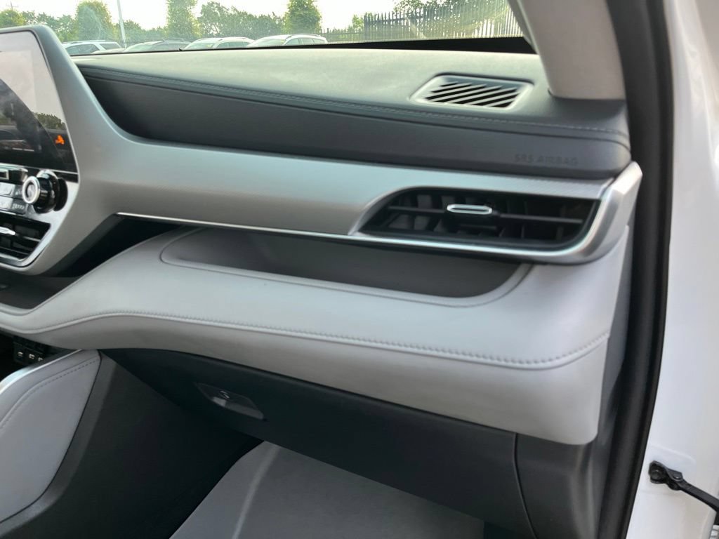 Used 2021 Toyota Highlander Platinum FWD image 31
