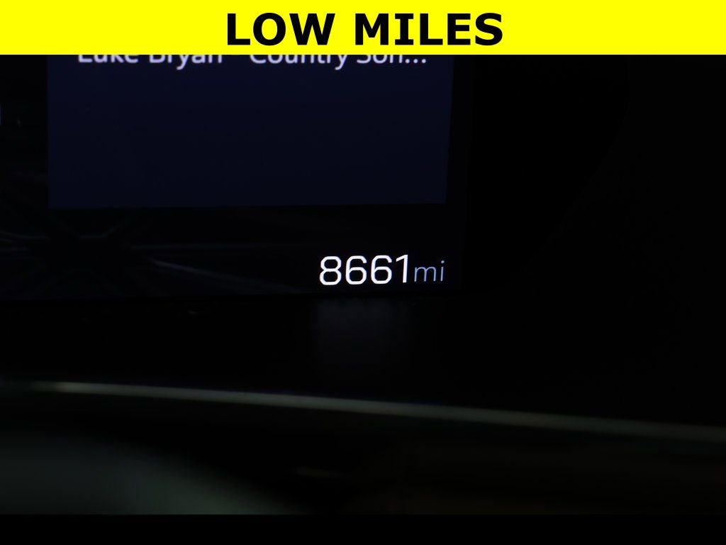 Used 2023 GMC Canyon Denali image 7