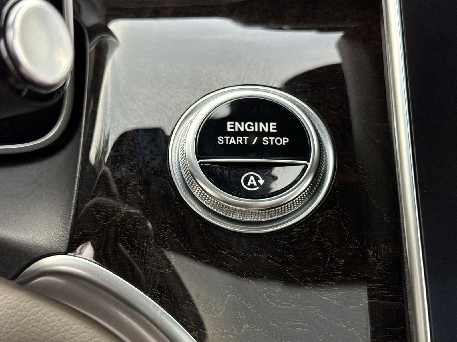 Used 2023 Mercedes-Benz GLC 300 4MATIC image 38