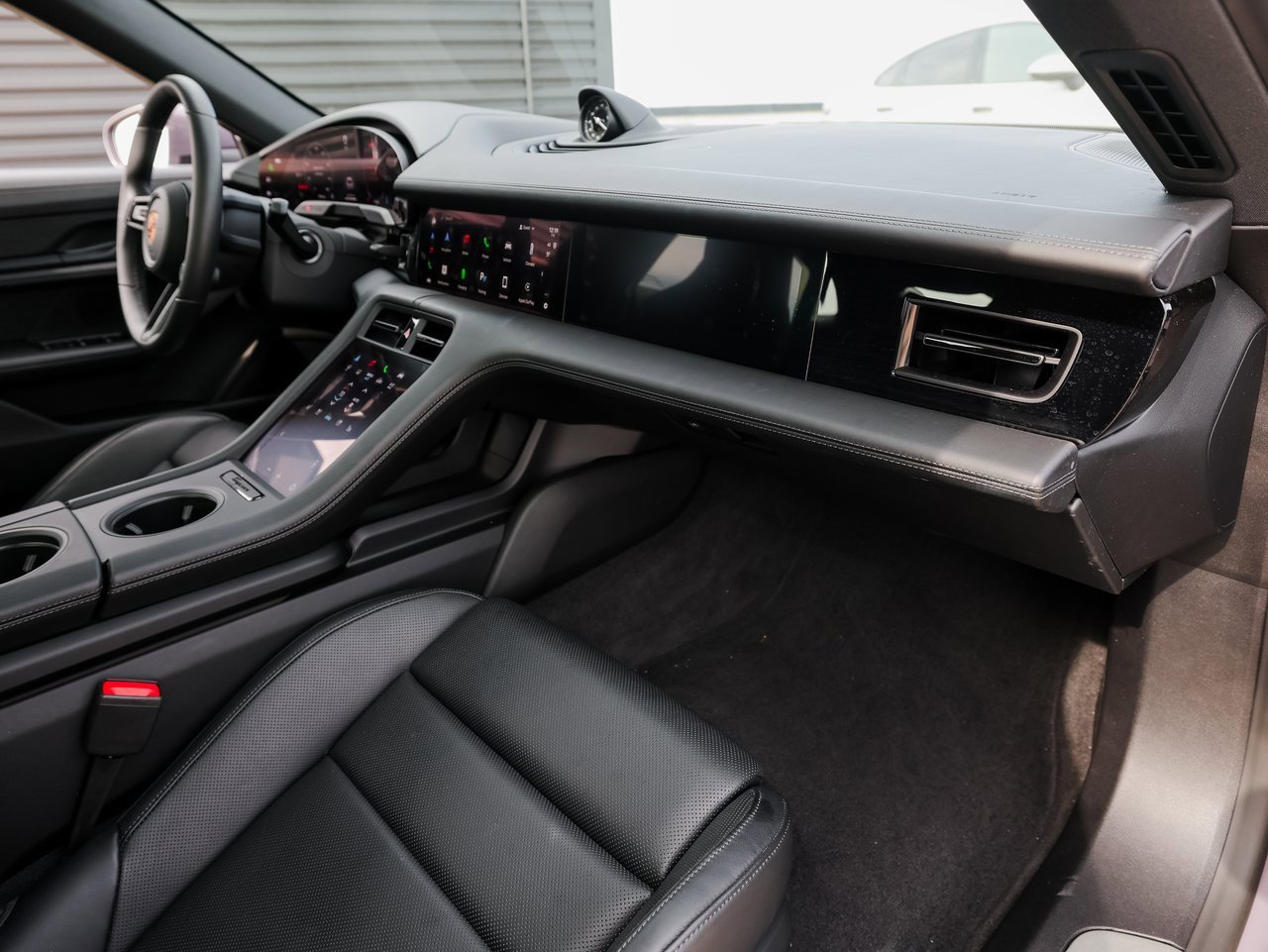 New 2025 Porsche Taycan 4S image 27