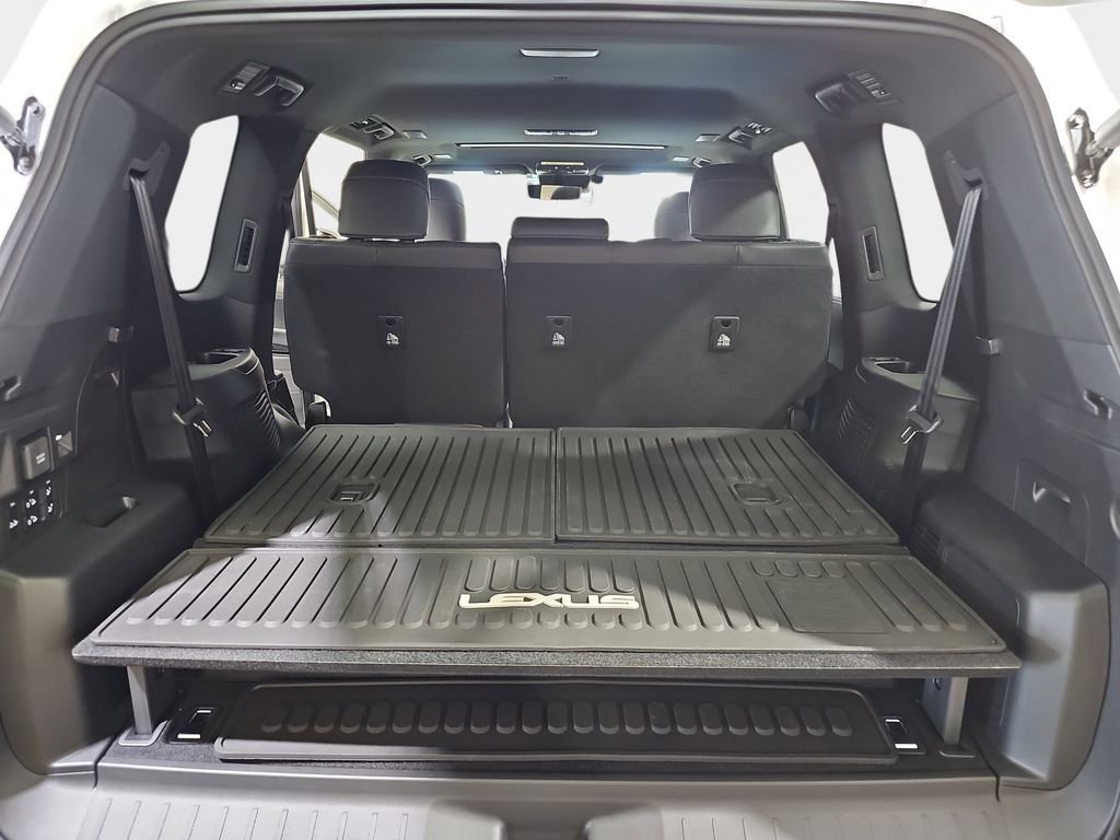 New 2026 Lexus LX 700h Luxury image 12