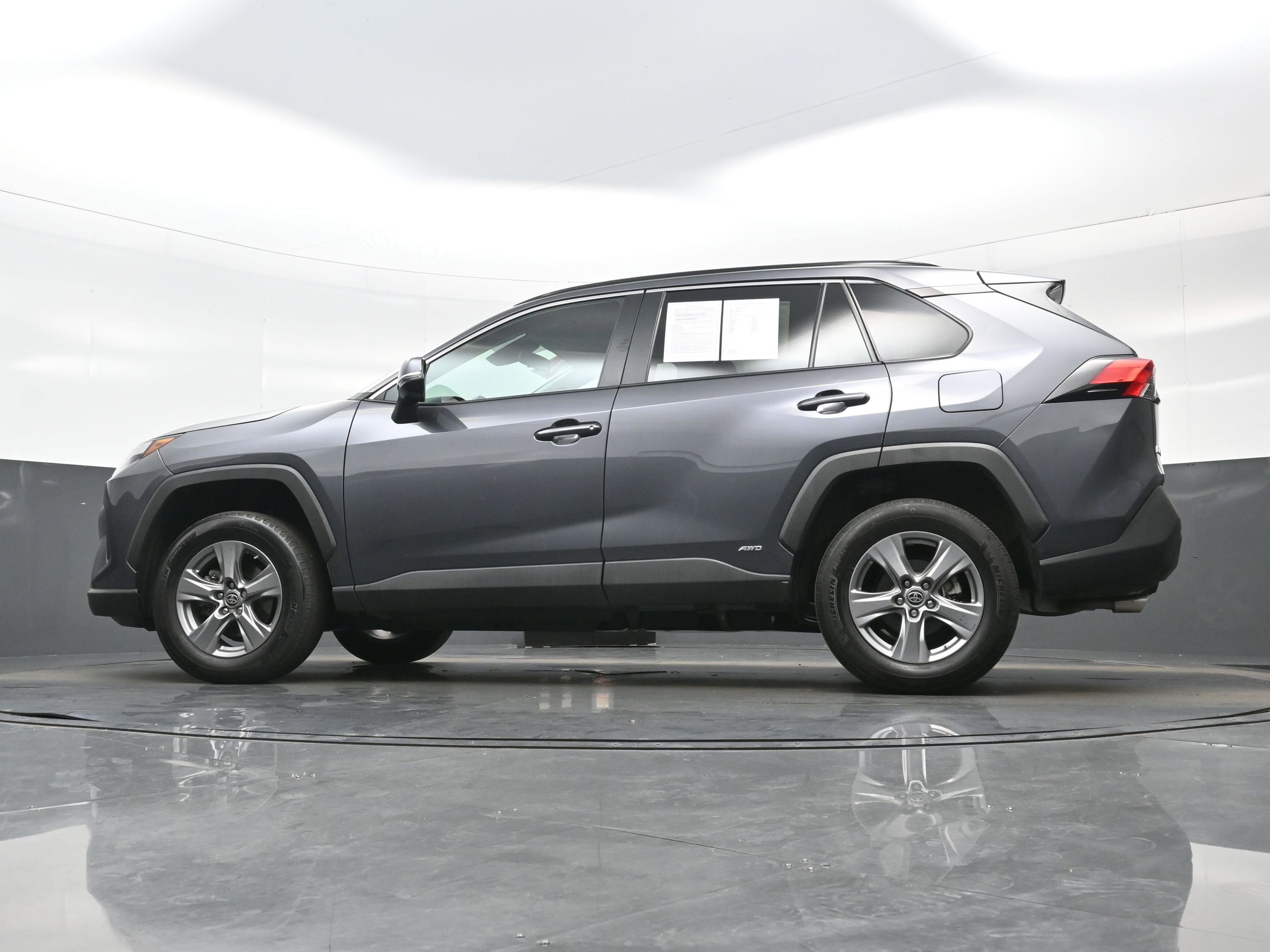 Used 2024 Toyota RAV4 LE AWD/4WD image 27