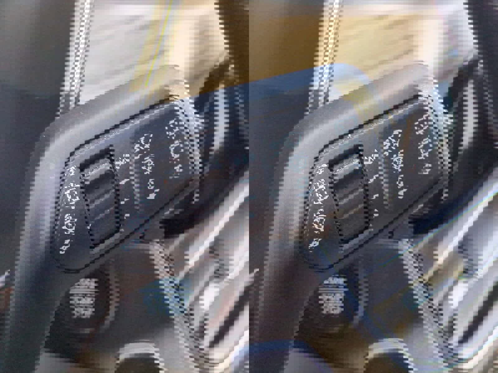 Used 2020 Ford Escape Titanium image 27