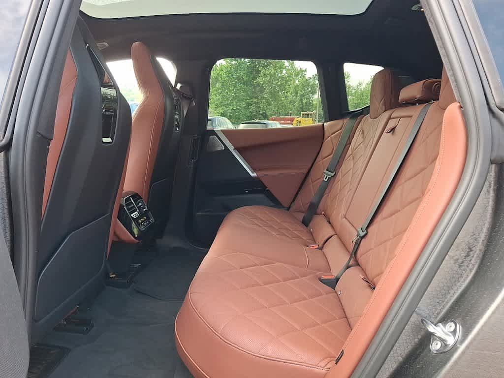 Used 2025 BMW iX M60 AWD/4WD image 18