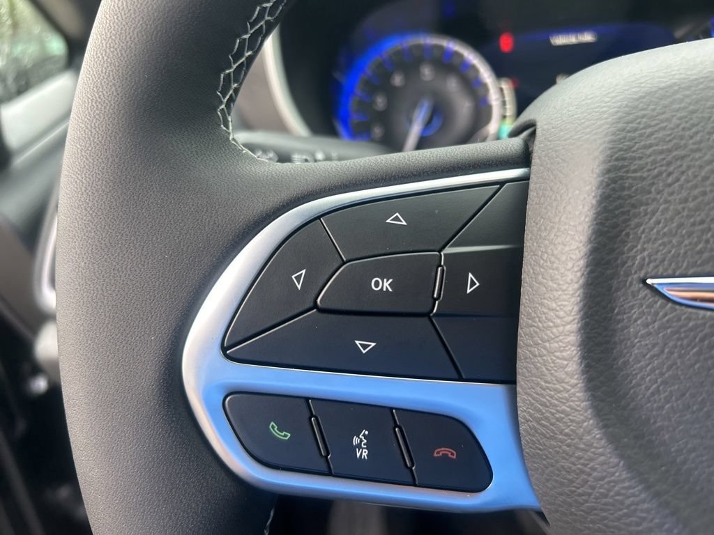 New 2026 Chrysler Pacifica Select FWD image 48