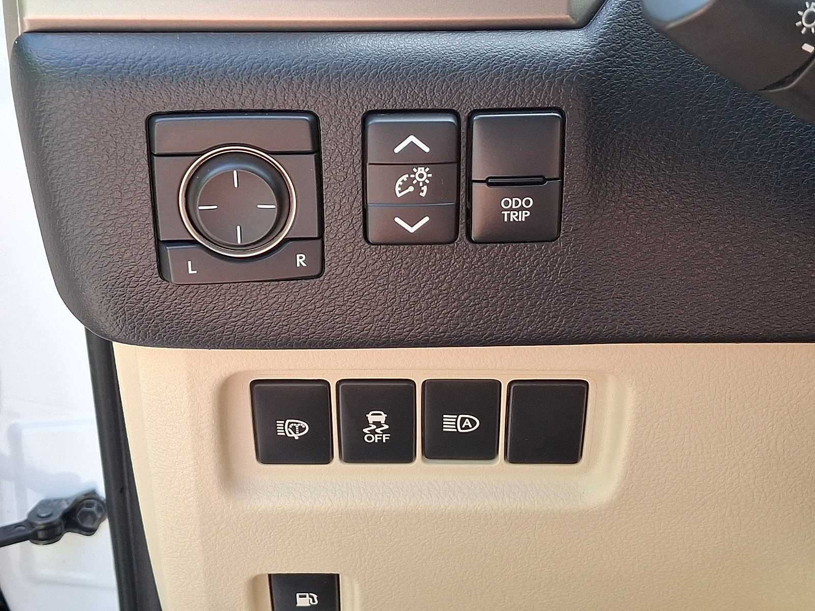 Used 2020 Lexus GX 460 Premium w/ Premium Package AWD/4WD image 28