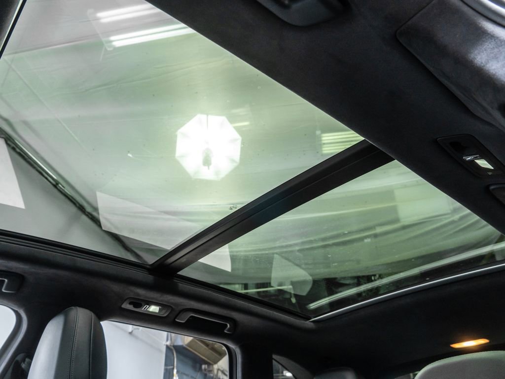 Used 2014 Porsche Cayenne Turbo image 28