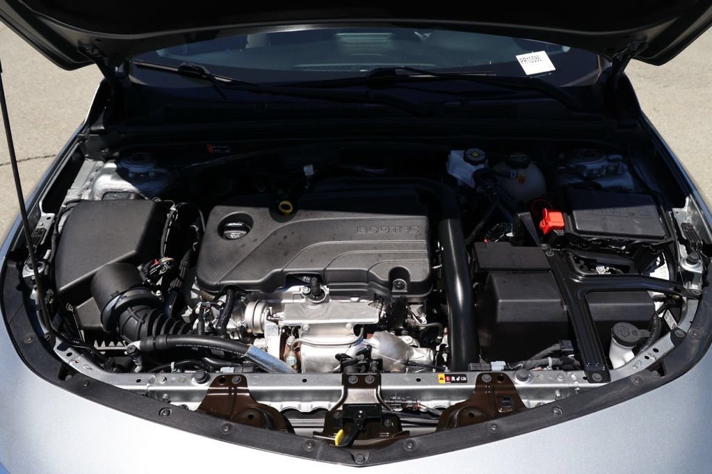 Used 2025 Chevrolet Malibu RS FWD image 29