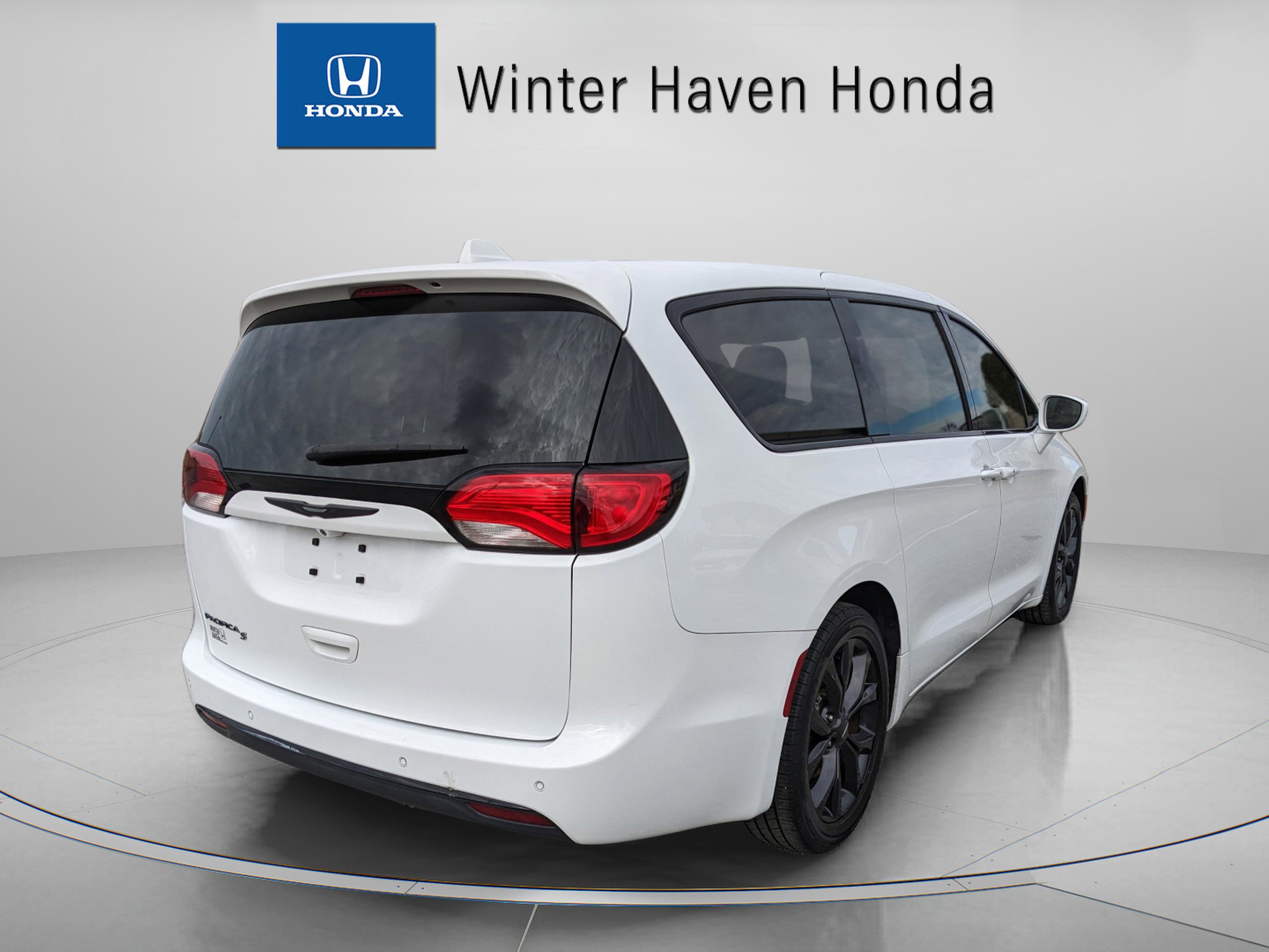 Used 2019 Chrysler Pacifica Touring Plus w/ S Appearance Package image 8