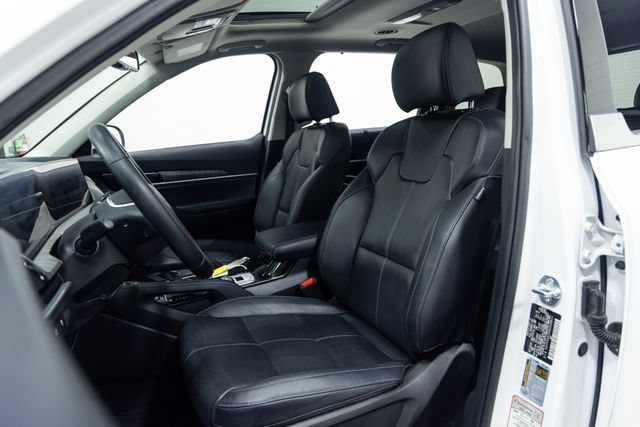Used 2024 Kia Telluride EX w/ EX Captain's Chair Package FWD image 23