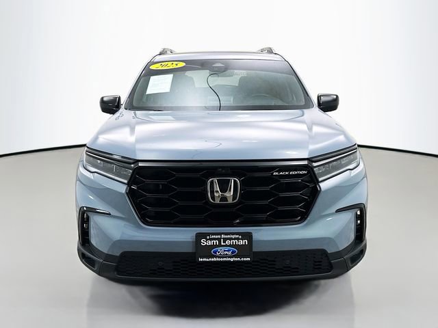 Used 2025 Honda Pilot Black Edition image 2