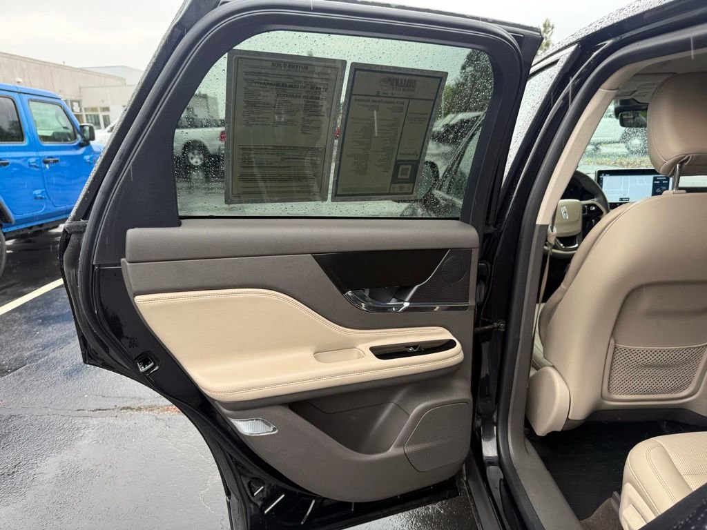 Used 2023 Lincoln Corsair AWD w/ Equipment Group 101A image 27
