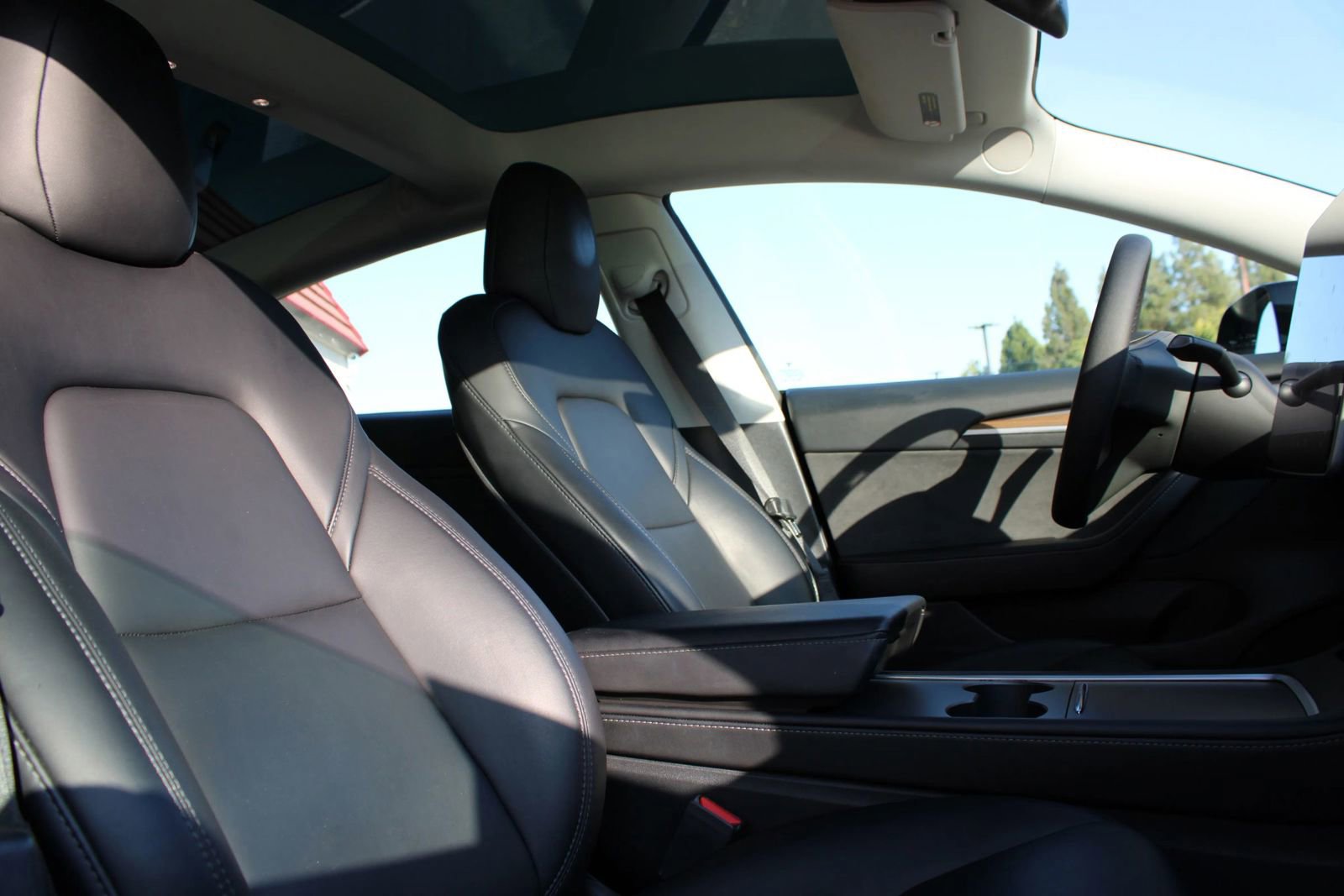Used 2022 Tesla Model 3 Standard Range image 17