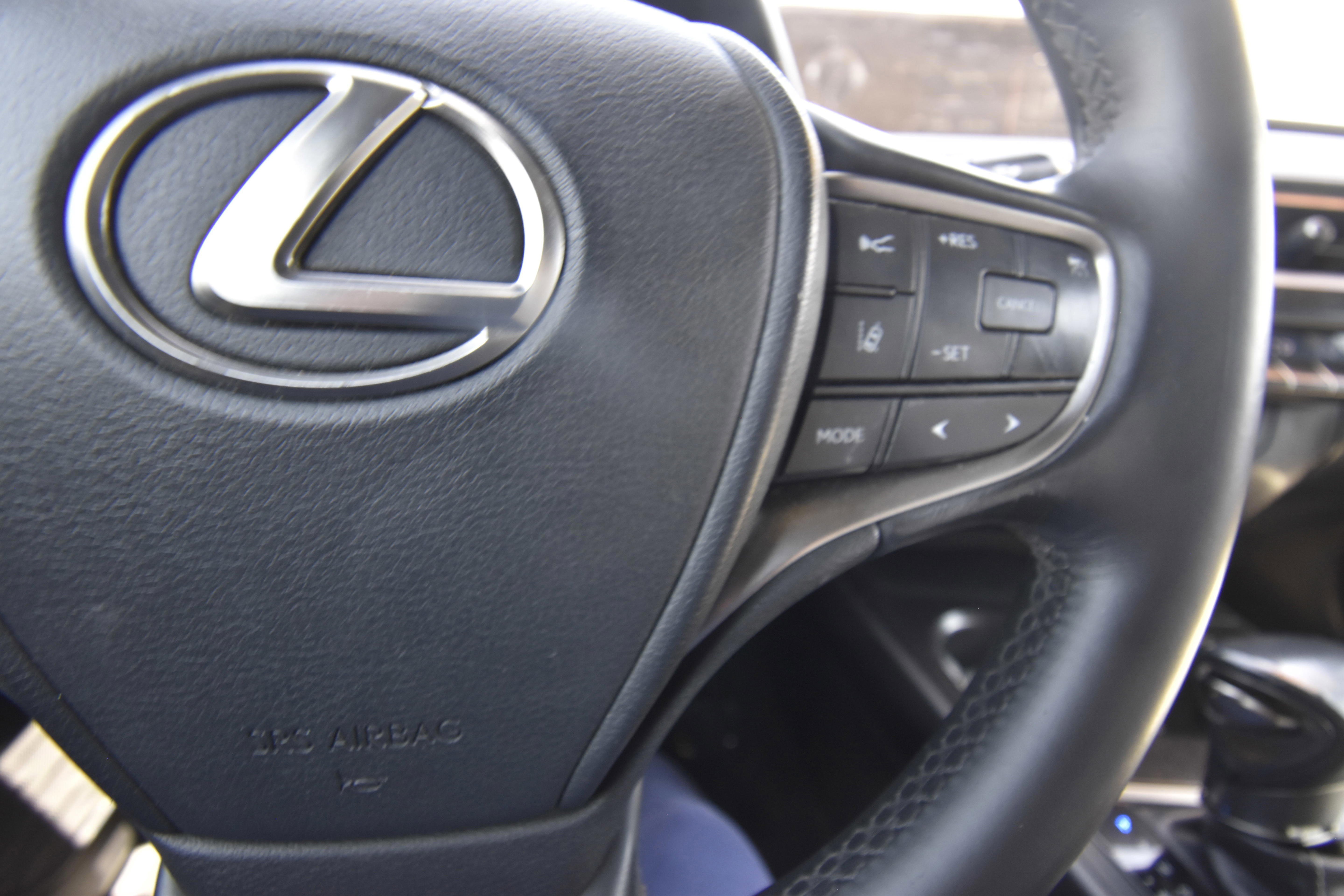 Used 2019 Lexus UX 200 w/ Accessory Package FWD image 13