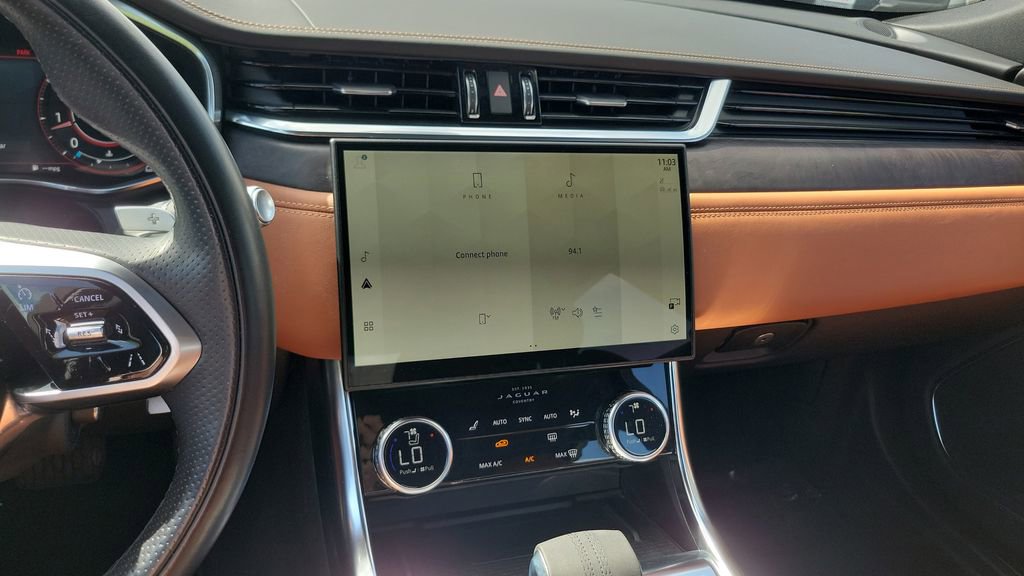 Used 2021 Jaguar XF R-Dynamic SE image 17