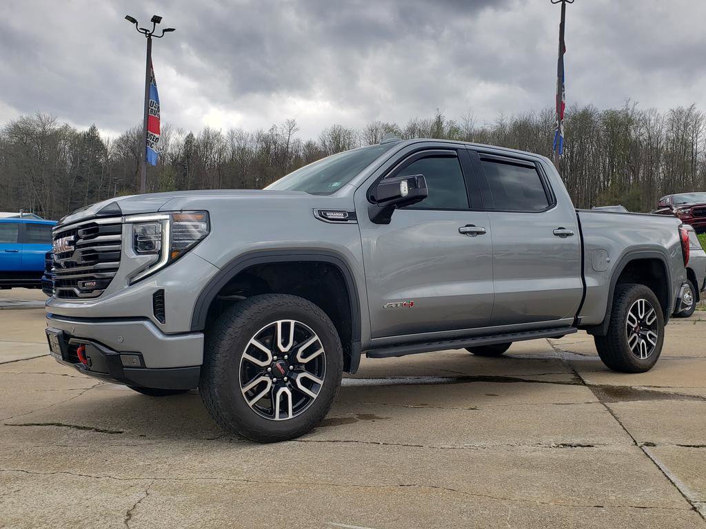 Used 2025 GMC Sierra 1500 AT4 w/ AT4 Premium Package AWD/4WD image 8