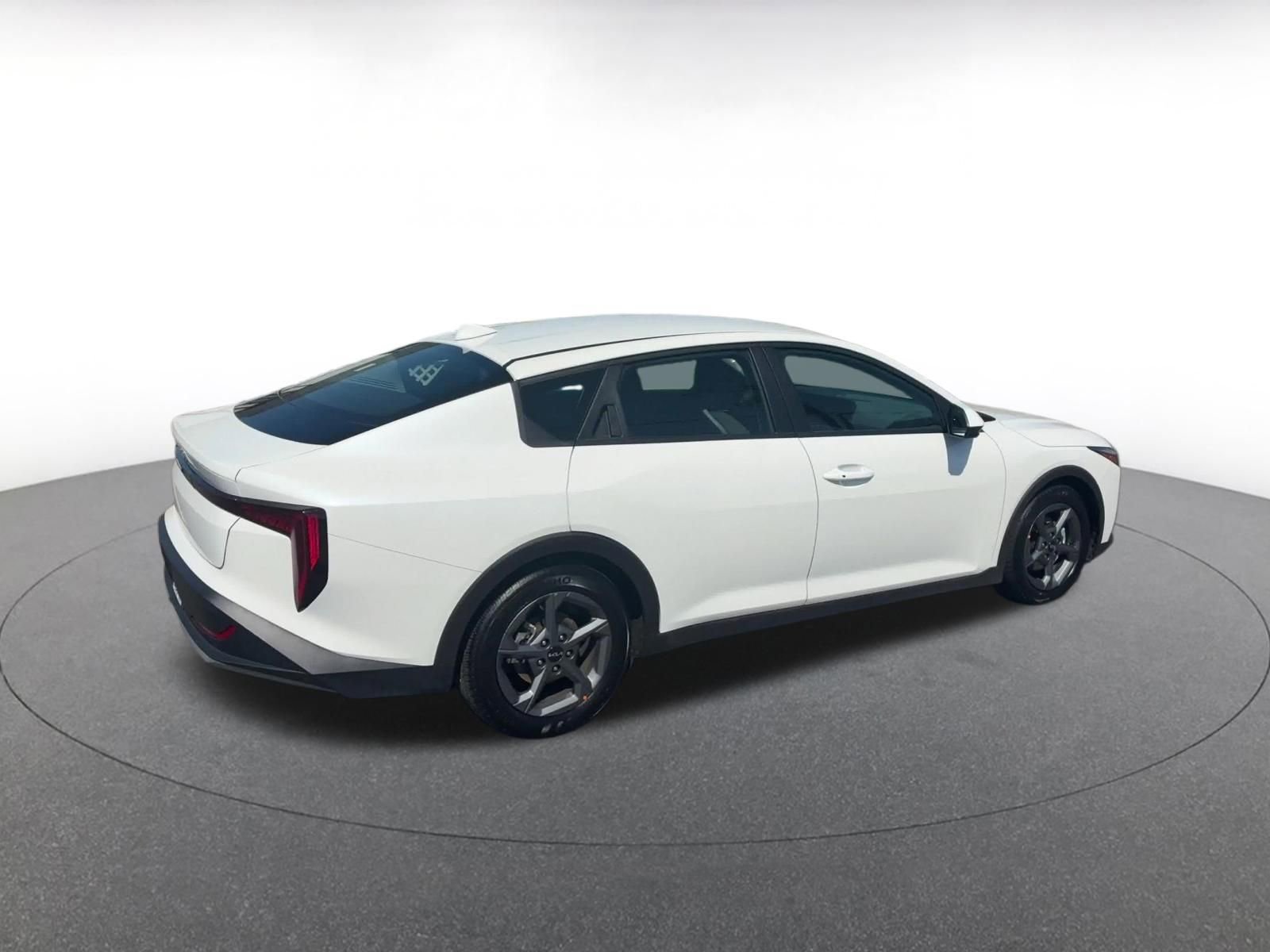 Used 2025 Kia K4 FWD image 15