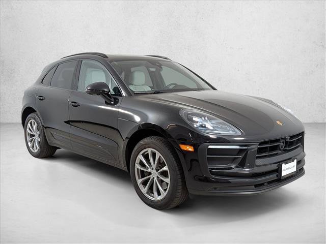 Certified 2024 Porsche Macan image 7
