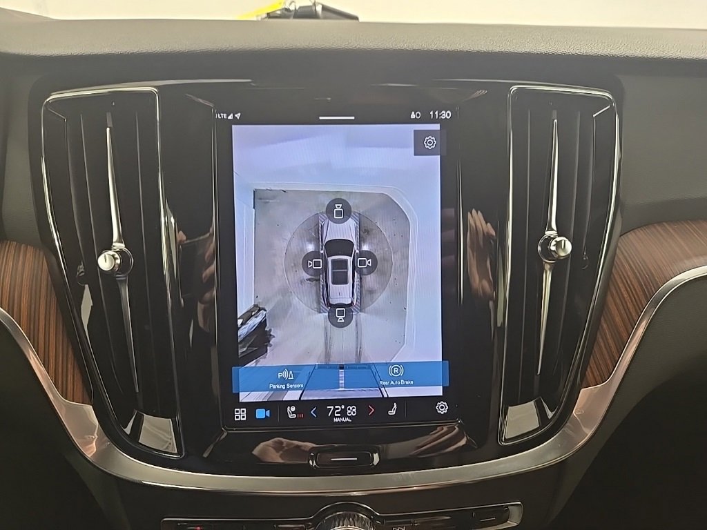 Used 2025 Volvo V60 B5 Cross Country Plus image 16