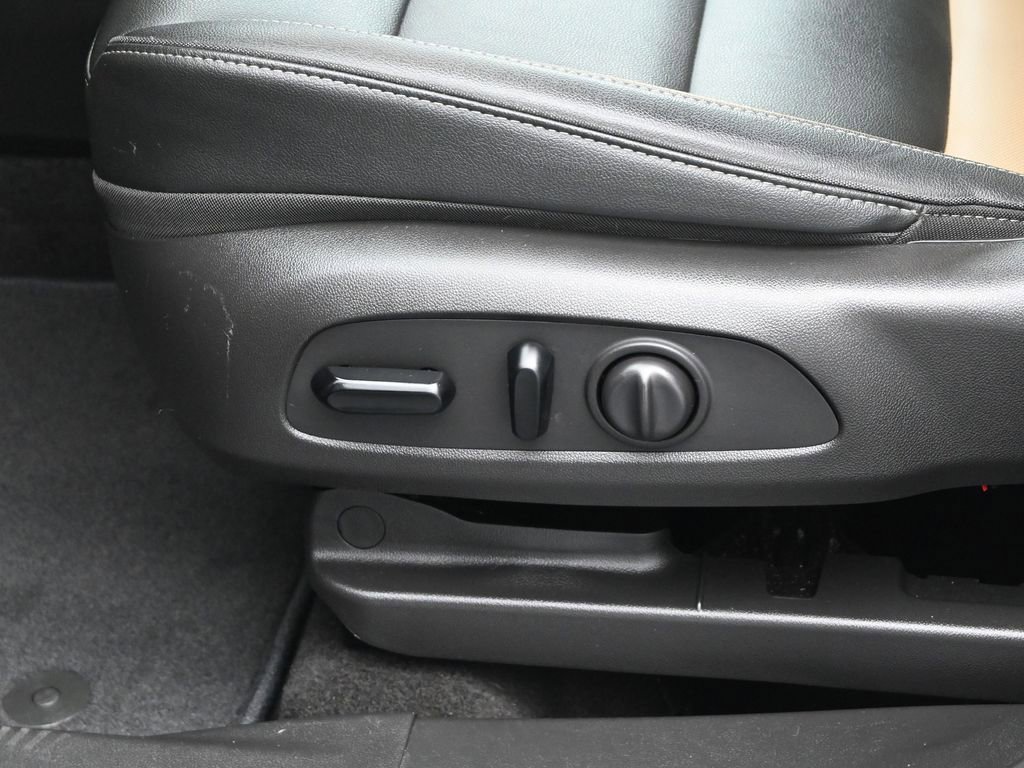 Used 2021 Chevrolet TrailBlazer ACTIV w/ Technology Package image 10