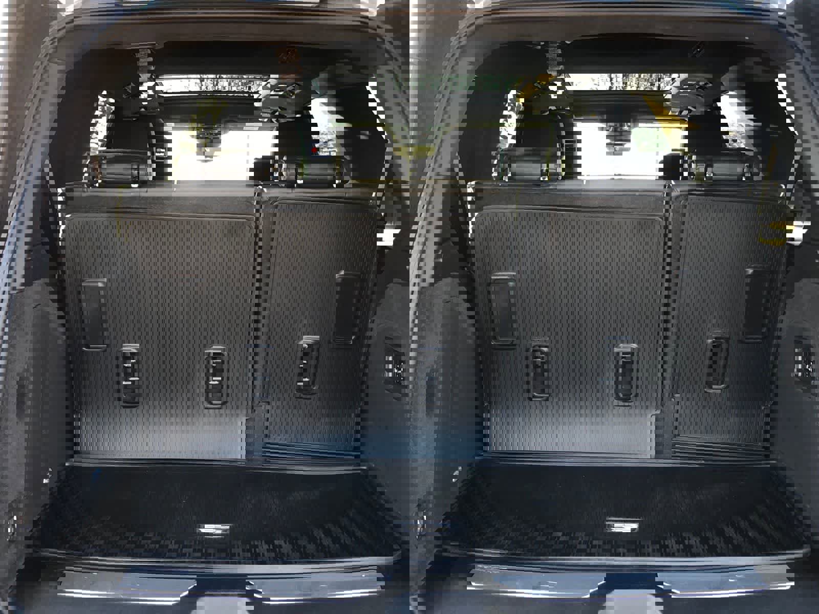 Certified 2024 Cadillac Escalade Sport Platinum w/ LPO, ONYX Package image 4