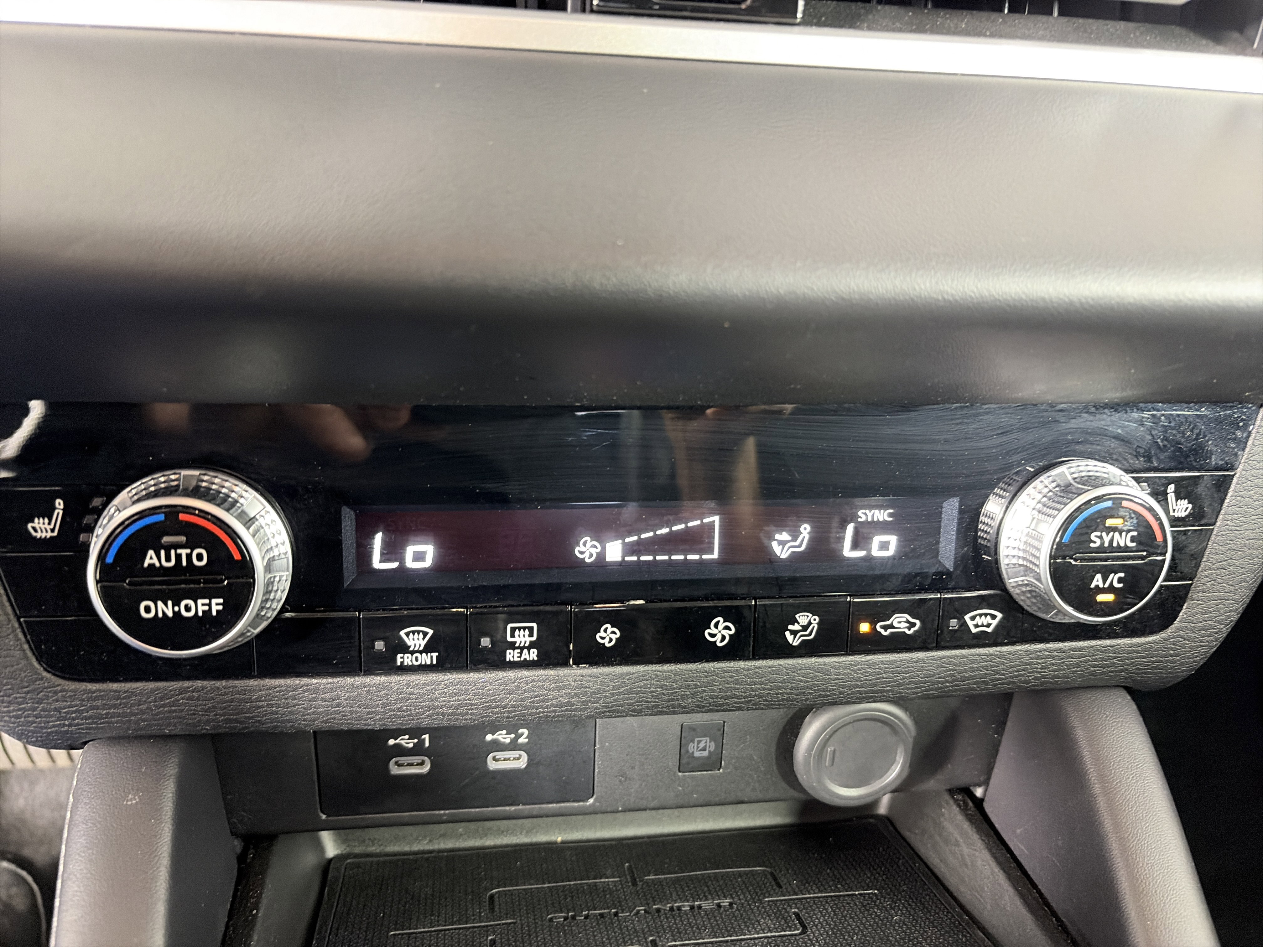 Used 2025 Mitsubishi Outlander SE AWD/4WD image 25