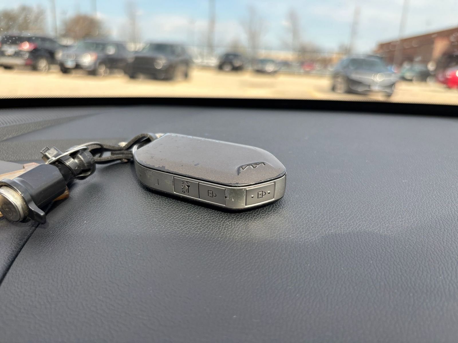 Used 2024 Kia Sorento S image 22