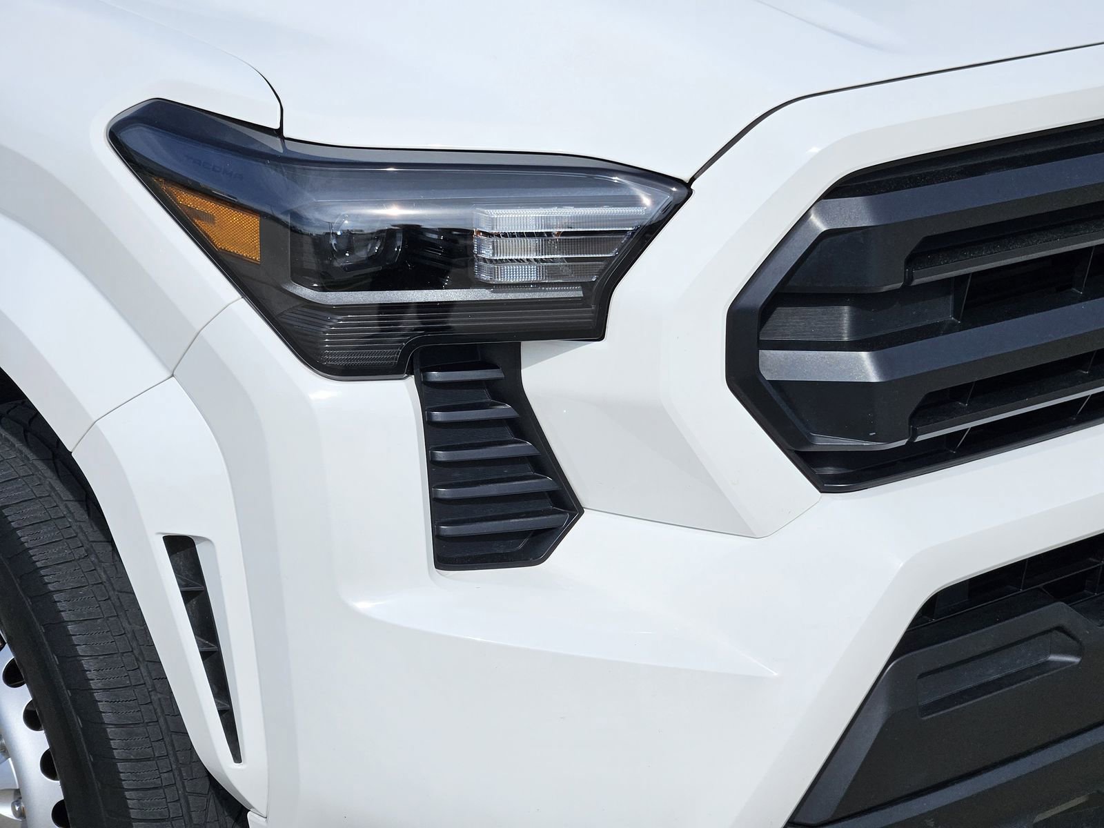 Used 2024 Toyota Tacoma SR RWD image 9