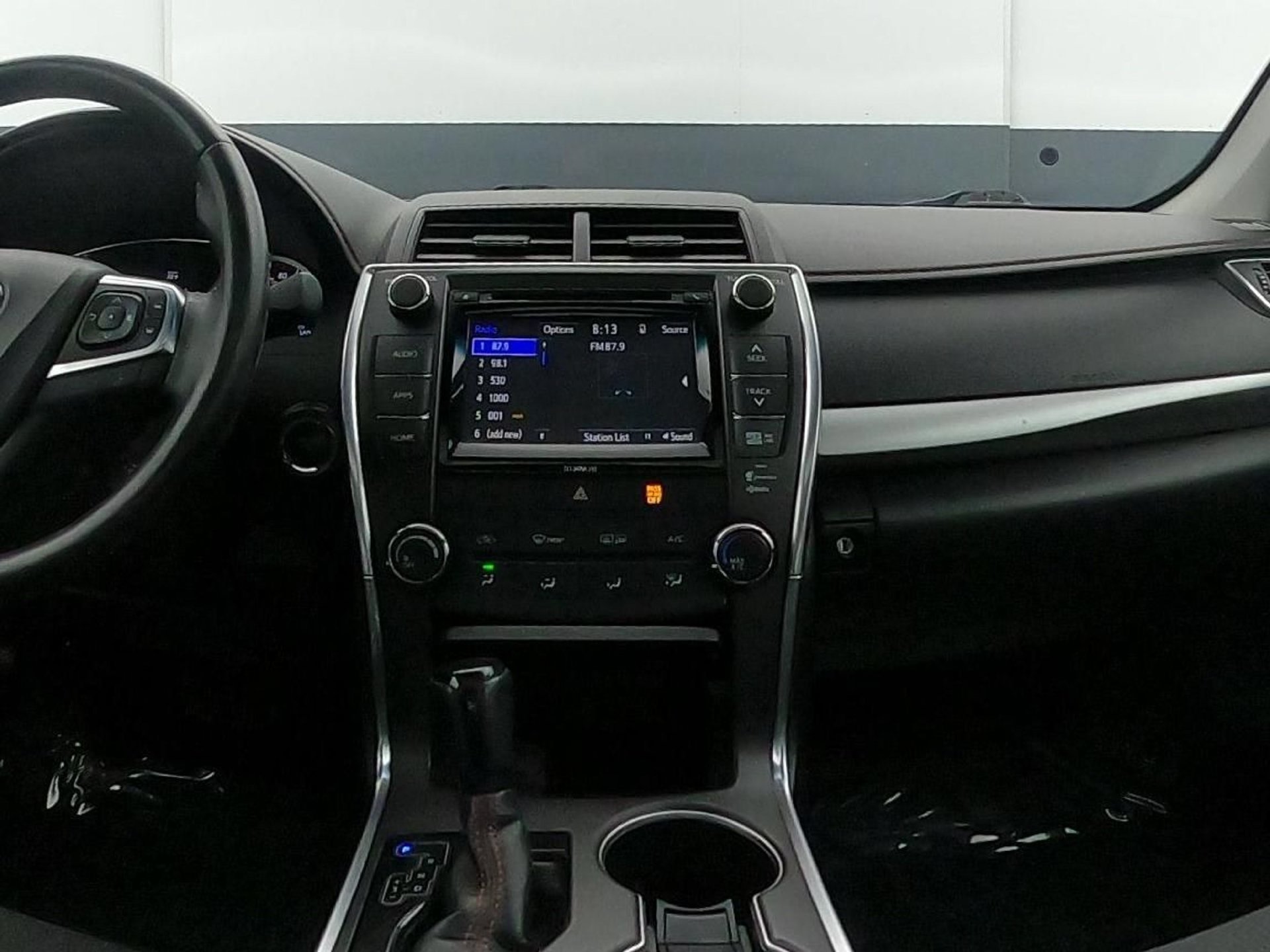 Used 2016 Toyota Camry SE w/ Moonroof Package FWD image 27