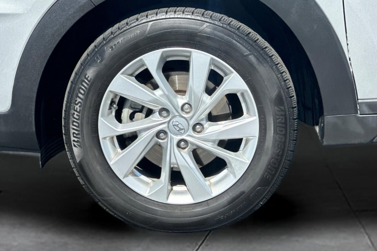 Used 2020 Hyundai Tucson SE image 24