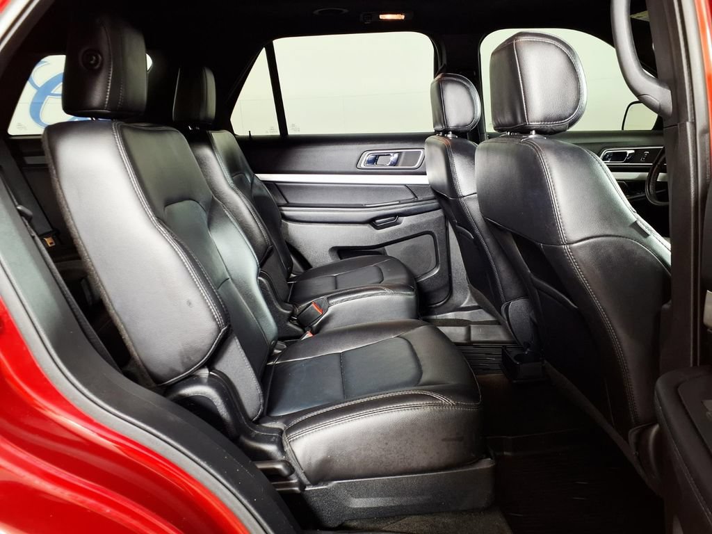 Used 2017 Ford Explorer XLT w/ Equipment Group 202A FWD image 11