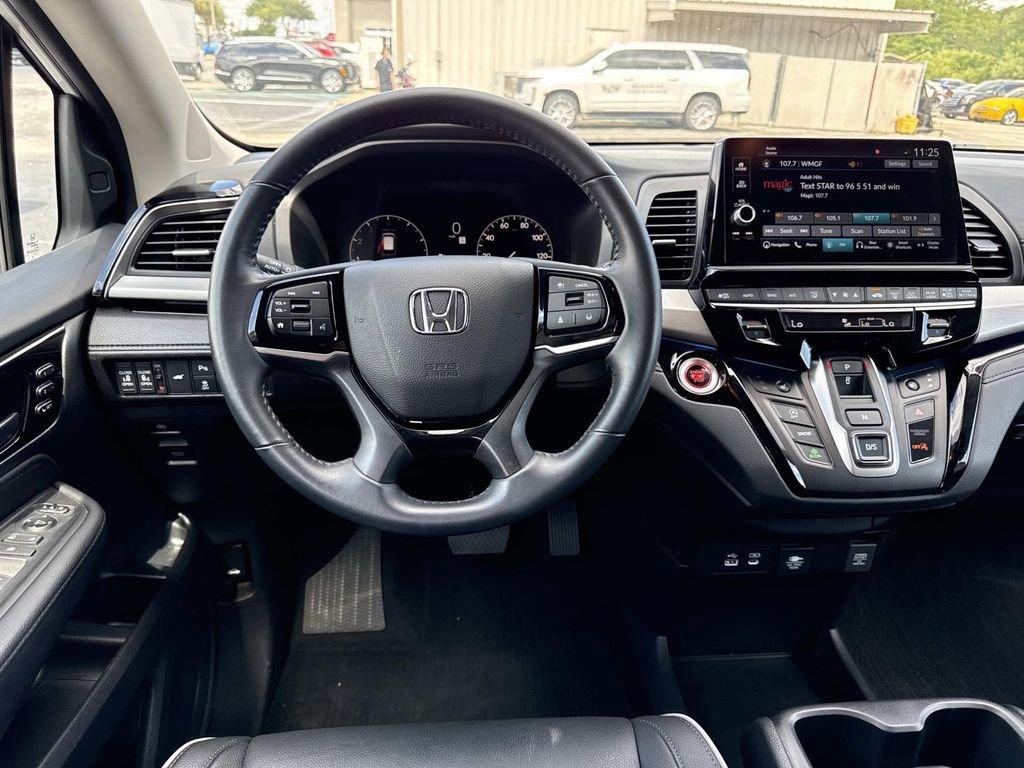 Used 2025 Honda Odyssey Touring image 18