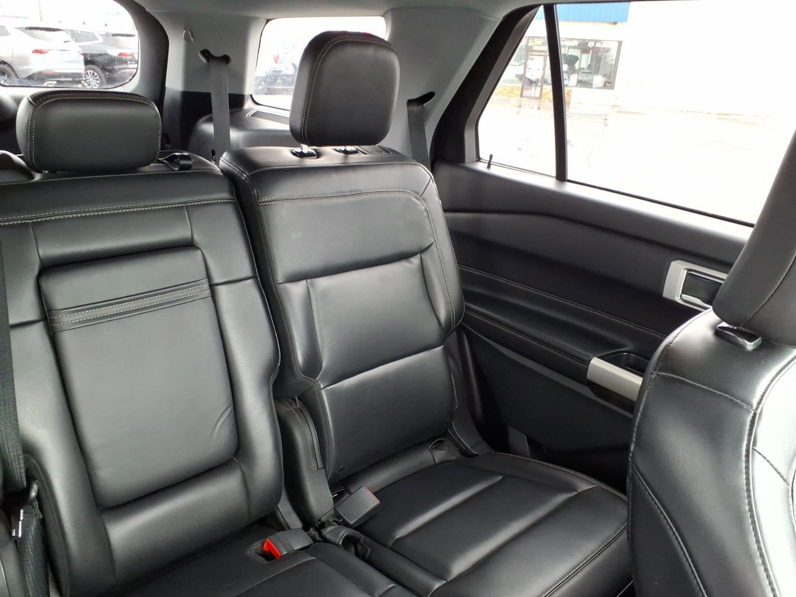 Used 2021 Ford Explorer XLT w/ Equipment Group 202A image 15